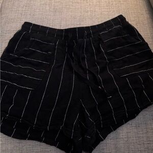 Time and Tru Black and White Cargo Shorts